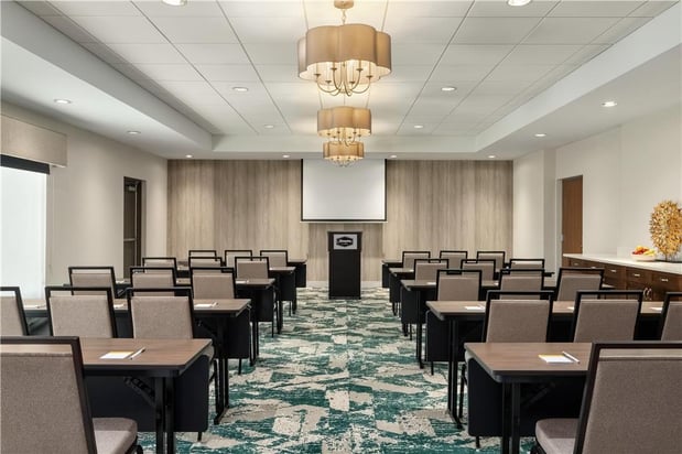 Images Hampton Inn & Suites Tampa Busch Gardens Area