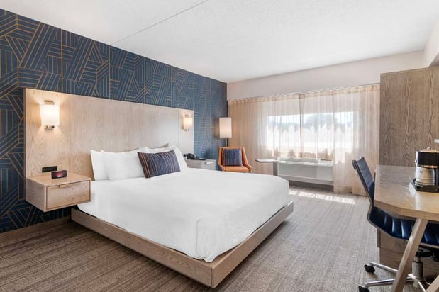 Images Best Western Plus Landmark Inn