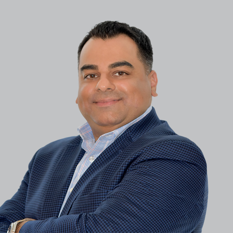 Hiral Shah headshot