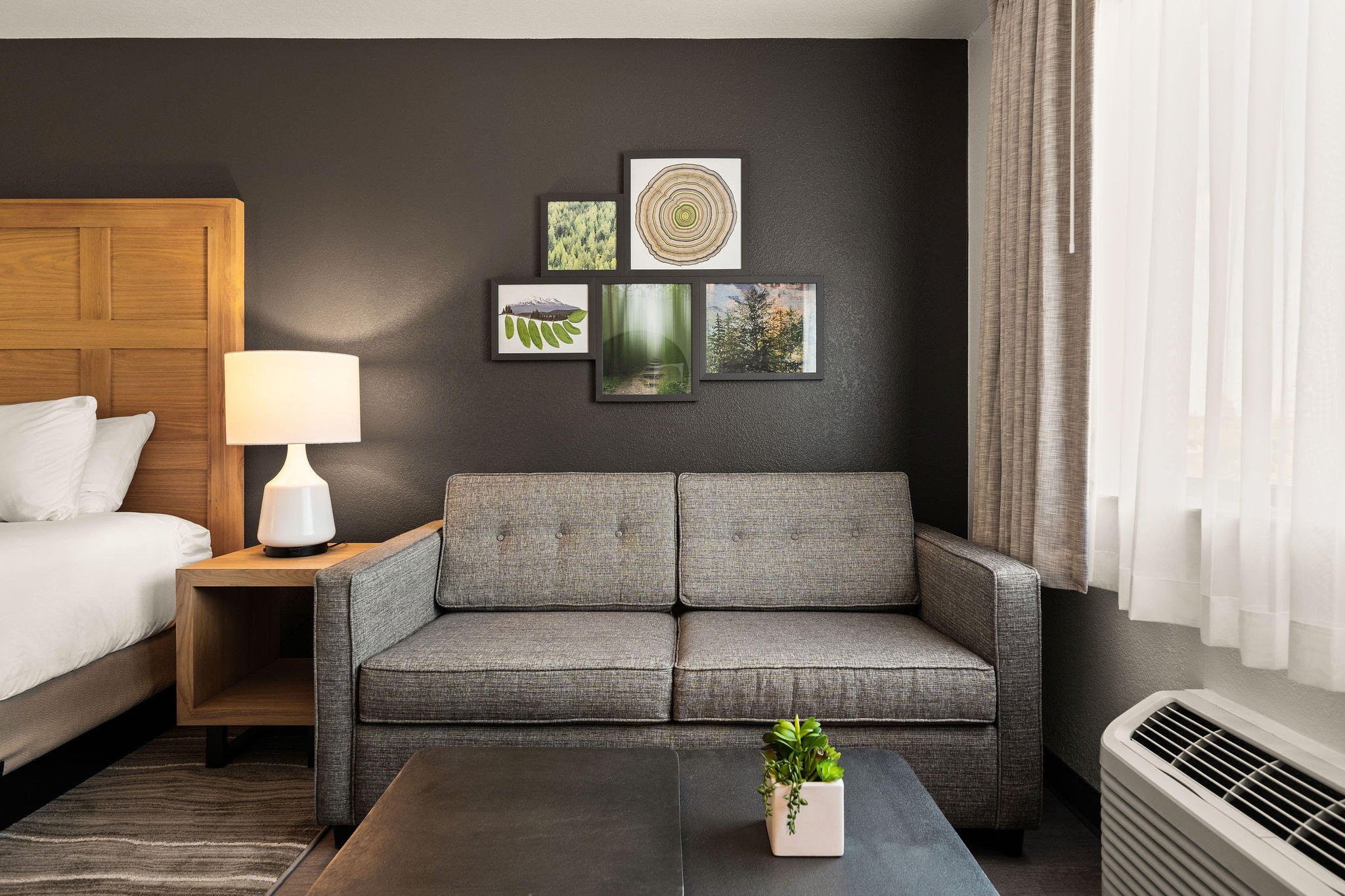 Oxford Suites Redding Guestrooms