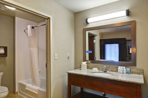 Images Hampton Inn & Suites New Hartford