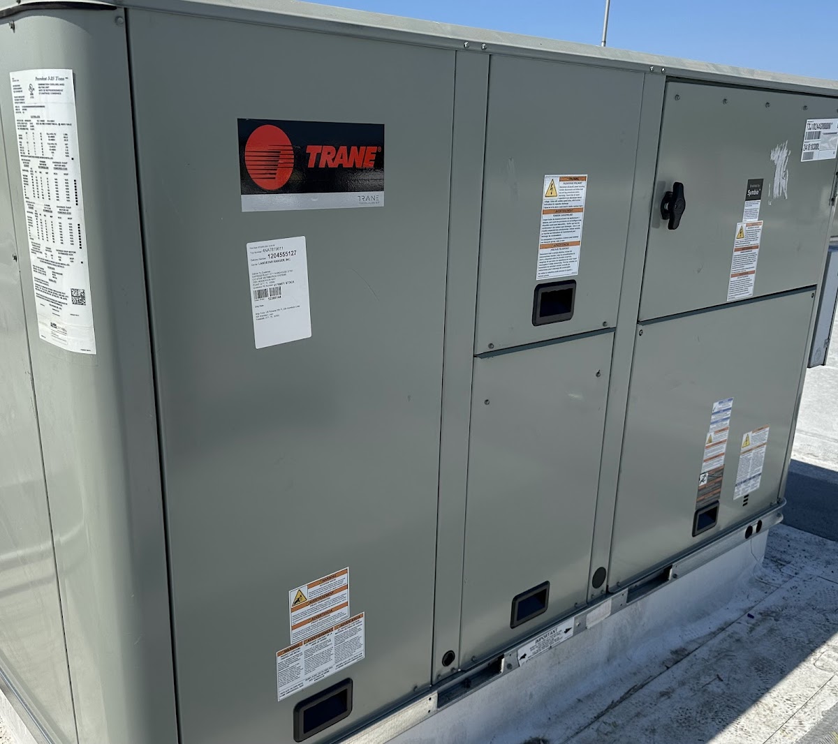 Large commercial rooftop HVAC system installed for efficient temperature control and long-term system reliability.