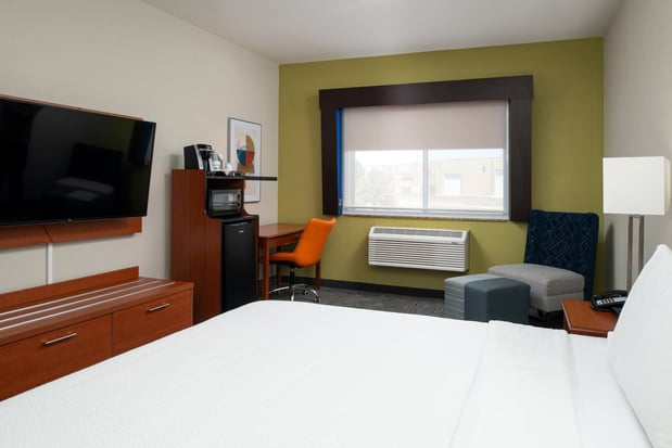 Images Holiday Inn Express & Suites Farmington (Bloomfield) by IHG