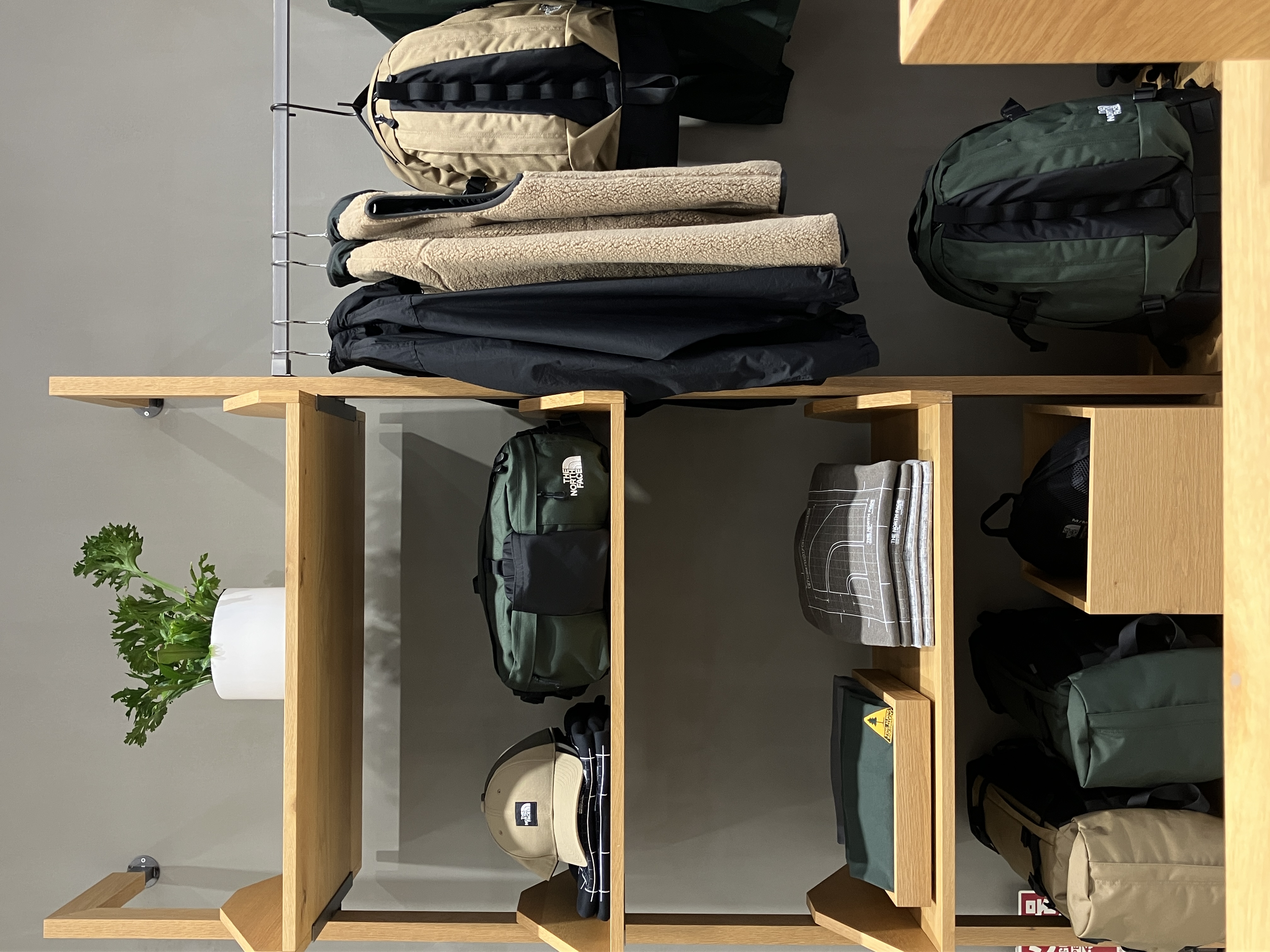 Images THE NORTH FACE/HELLY HANSEN (ザ・ノース・フェイス / ヘリーハンセン) 神戸