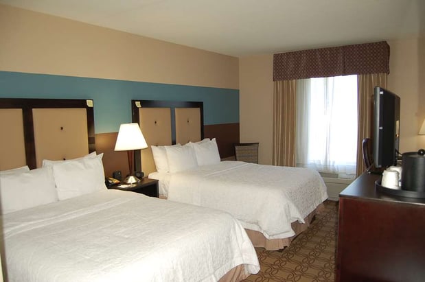 Images Hampton Inn & Suites Charlotte-Airport