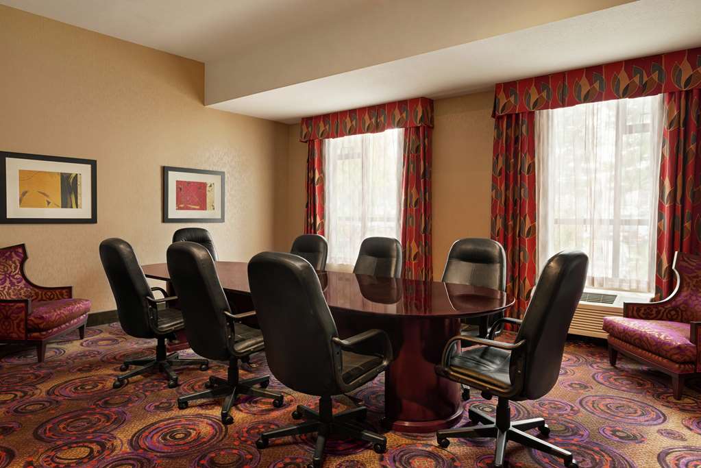 Meeting Room Hampton Inn & Suites by Hilton Langley-Surrey Surrey (604)530-6545