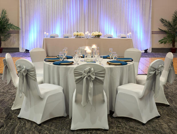 Images Crowne Plaza Melbourne-Oceanfront by IHG
