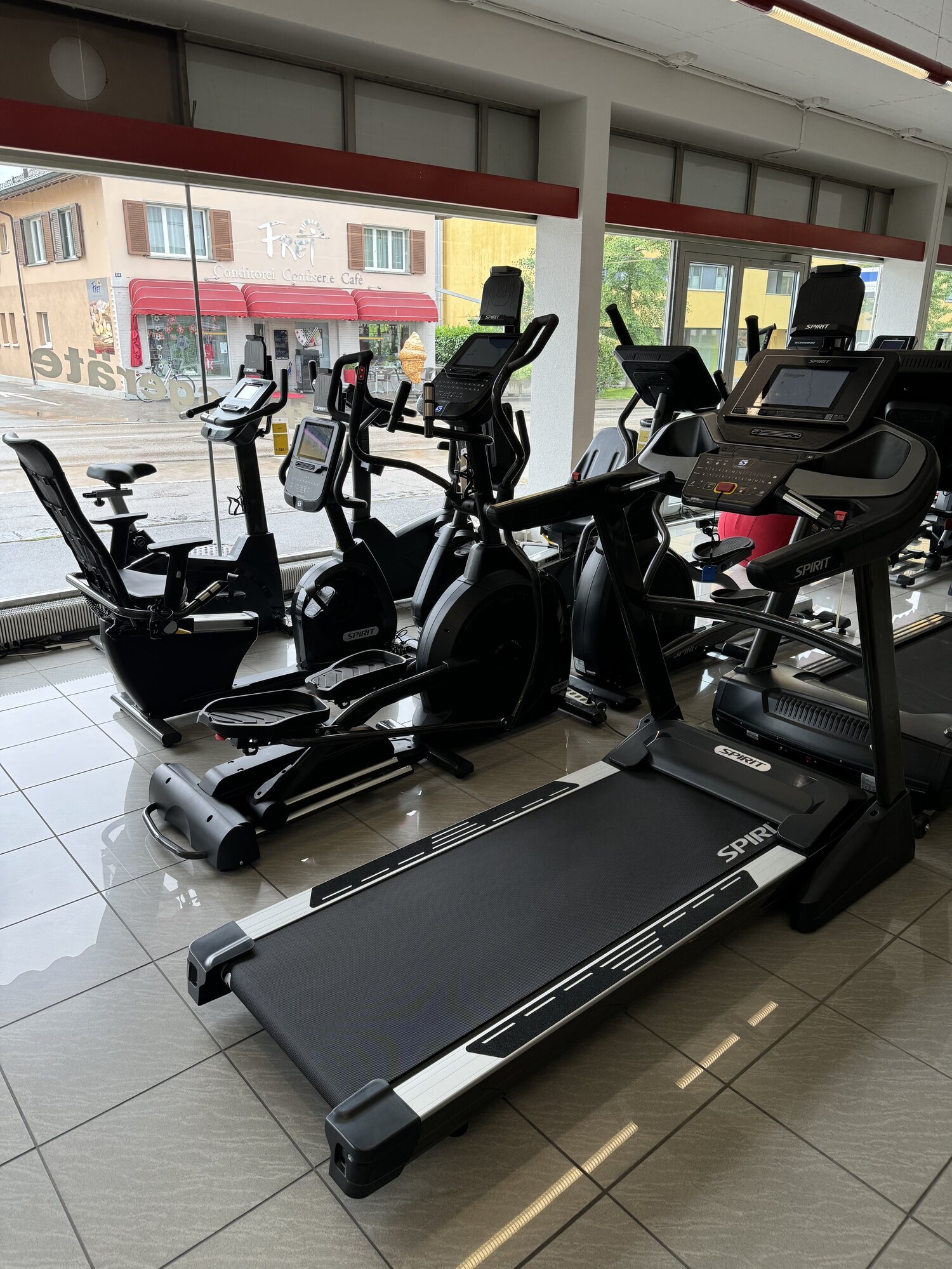 Bilder Shark Fitness AG - Shark Fitness Shop Wettingen