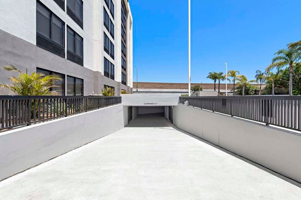 Images Hampton Inn by Hilton Los Angeles Airport
