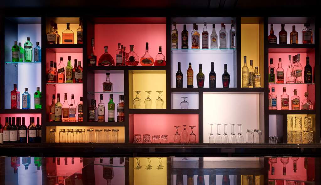 Atrio Bar detail