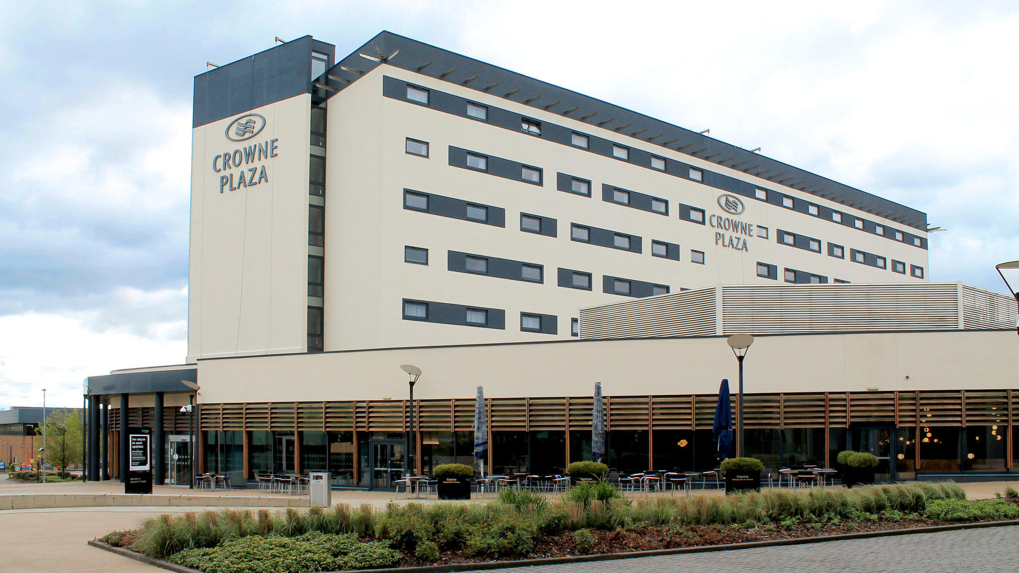 Crowne Plaza Reading East, an IHG Hotel Reading 01189 440444