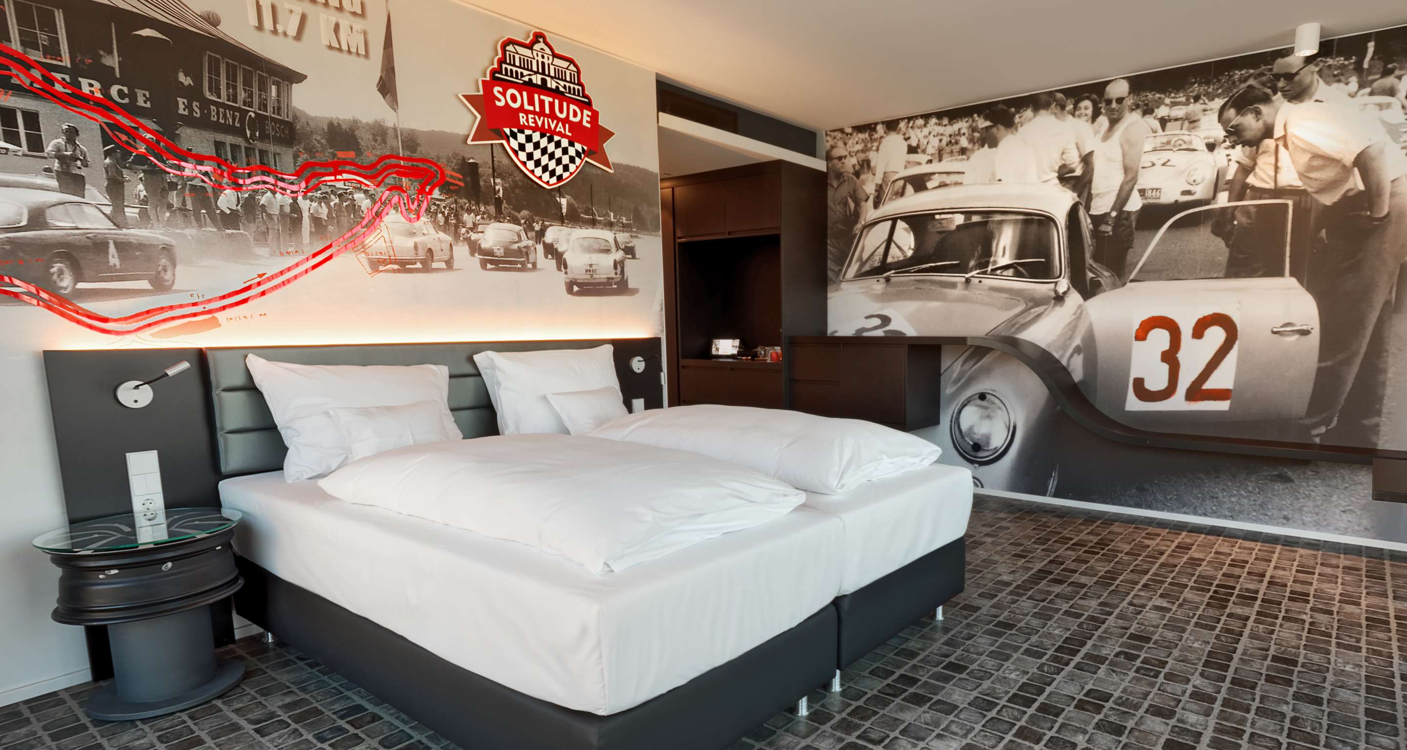 Kundenbild groß 77 V8 Hotel Motorworld Region Stuttgart, BW Premier Collection