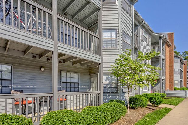 Images Franklin Woods Apartments