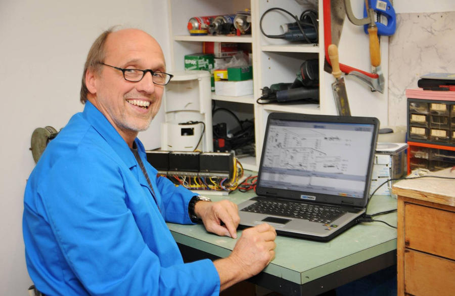 Hausgeräte Kundendienst C. Hintz, Weilburger Weg 28 in Düsseldorf