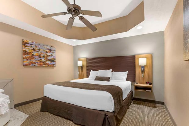 Images Best Western Plus Landing View Inn & Suites