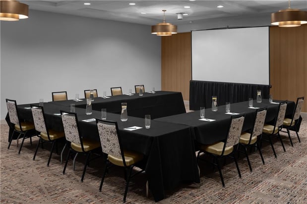 Images Embassy Suites by Hilton Phoenix Biltmore