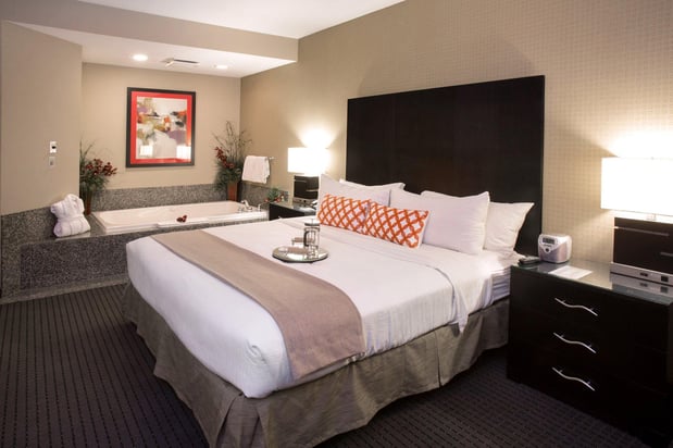 Images Holiday Inn & Suites St. Paul NE - Lake Elmo by IHG