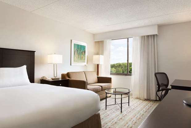 Images DoubleTree by Hilton Hotel Hartford - Bradley Airport