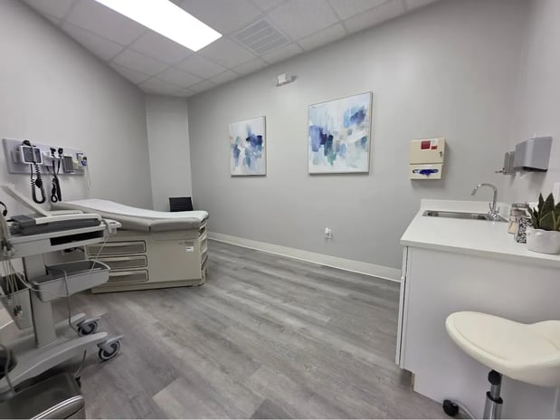 Images Clinica Hispana Villa Salud