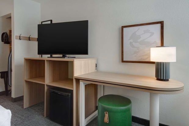 Images Spark by Hilton Rochester University Area