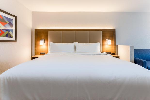 Images Holiday Inn Express & Suites Florence - Cincinnati Airport by IHG