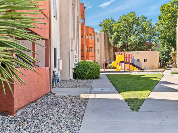 Images Mesa Ridge Apartments