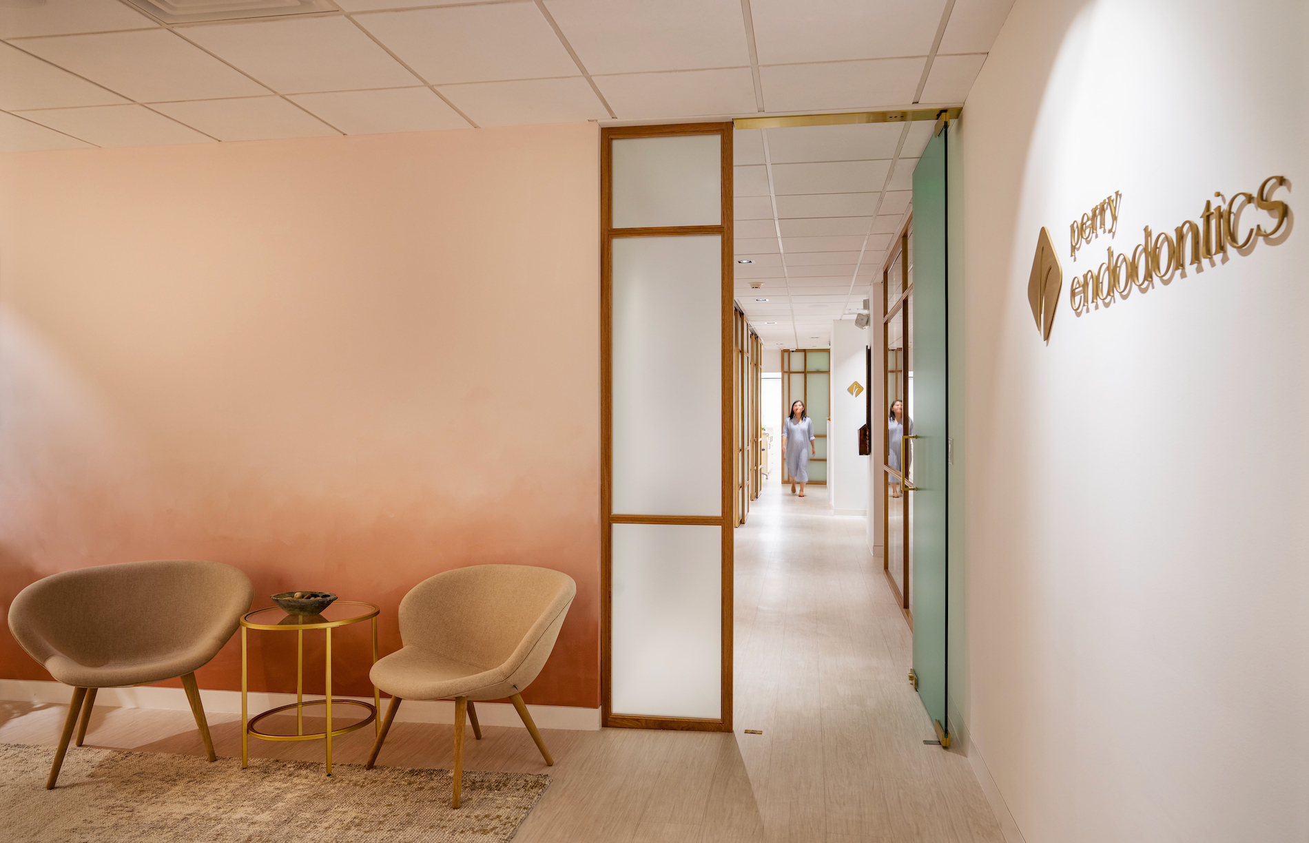 Established in 1995, Perry Endodontics has been at the forefront of providing exceptional endodontic 
