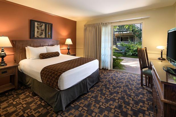 Images Inn by the Harbor