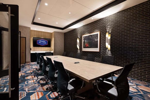 Images Hampton Inn & Suites Watertown Boston