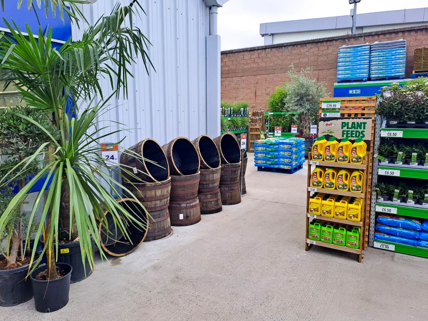 Images B&M Home Store with Garden Centre