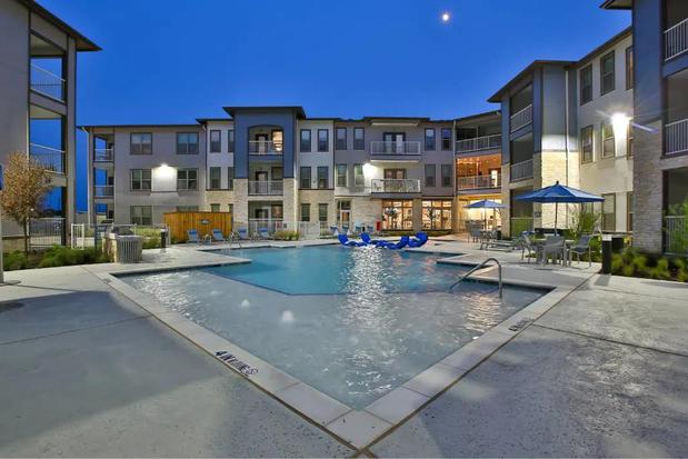 Images The Grand at Stonecreek
