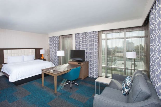 Images Hampton Inn & Suites LAX El Segundo