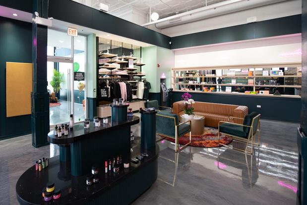 Images Ivy Hall Dispensary - Bucktown