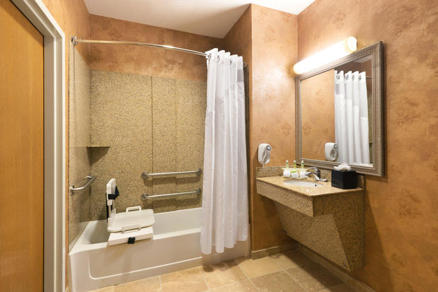Images Holiday Inn Express & Suites Little Rock-West, an IHG Hotel