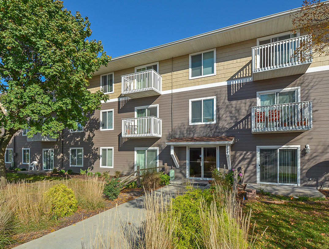 Exterior Of Briarwood Apartment Homes