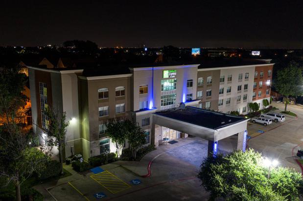 Images Holiday Inn Express & Suites Arlington North – Stadium Area by IHG
