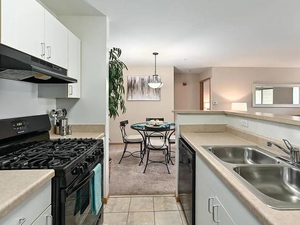 Images Reserve at Eagle Ridge Apartment Homes
