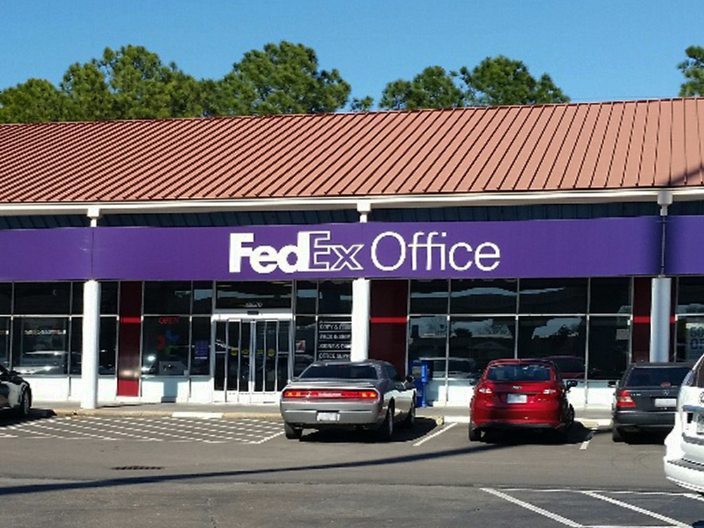 Exterior photo of FedEx Office location at 10670 Northwest Fwy\t Print quickly and easily in the self-service area at the FedEx Office location 10670 Northwest Fwy from email, USB, or the cloud\t FedEx Office Print & Go near 10670 Northwest Fwy\t Shipping boxes and packing services available at FedEx Office 10670 Northwest Fwy\t Get banners, signs, posters and prints at FedEx Office 10670 Northwest Fwy\t Full service printing and packing at FedEx Office 10670 Northwest Fwy\t Drop off FedEx packages near 10670 Northwest Fwy\t FedEx shipping near 10670 Northwest Fwy