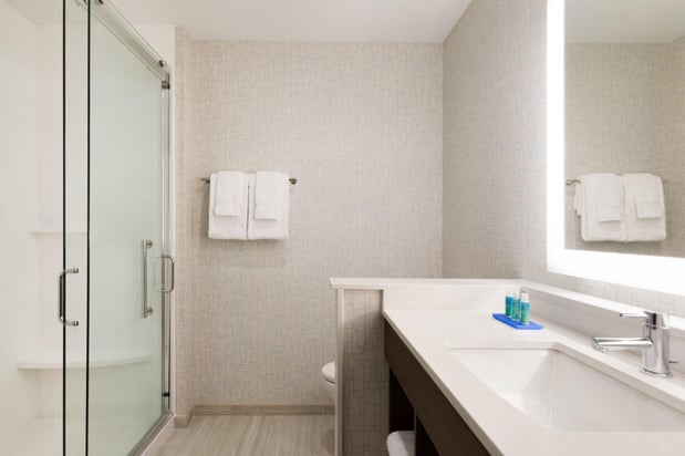 Images Holiday Inn Express & Suites Cincinnati NE - Redbank Road by IHG