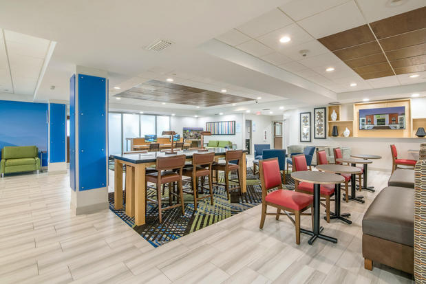 Images Holiday Inn Express & Suites Longview North by IHG