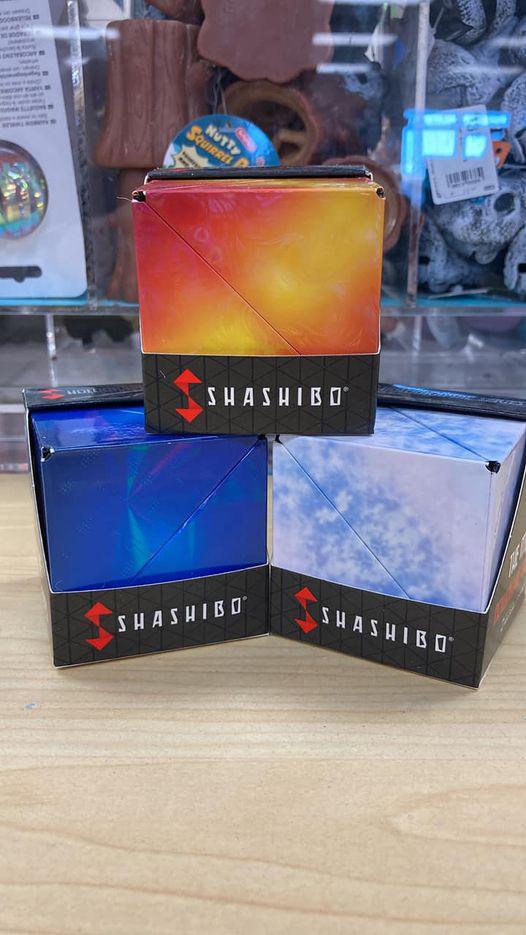 New Shashibo alert 🚨 these new Shashibos have a really cool shiny tint to there sides to provide a really cool optical illusion effect!