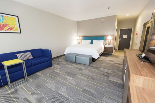 Images Hampton Inn Mustang