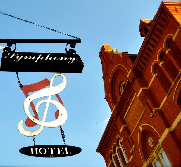 Images Symphony Hotel & Restaurant