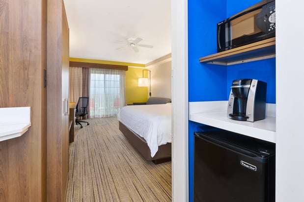 Images Holiday Inn Express & Suites Petoskey by IHG