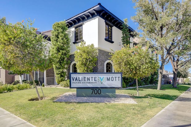 Images Valiente Mott Injury Attorneys