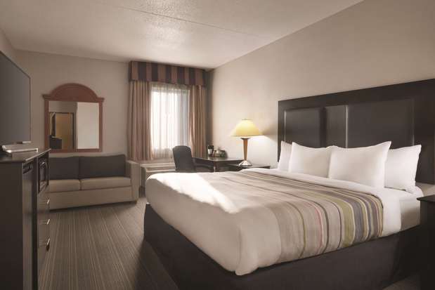Images Country Inn & Suites by Radisson, Indianapolis East, IN