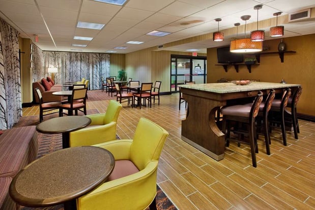 Images Hampton Inn Commerce