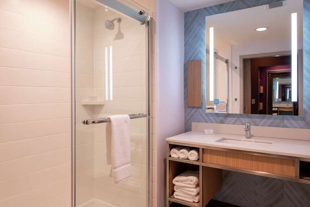 Images Hilton Garden Inn Kansas City Airport