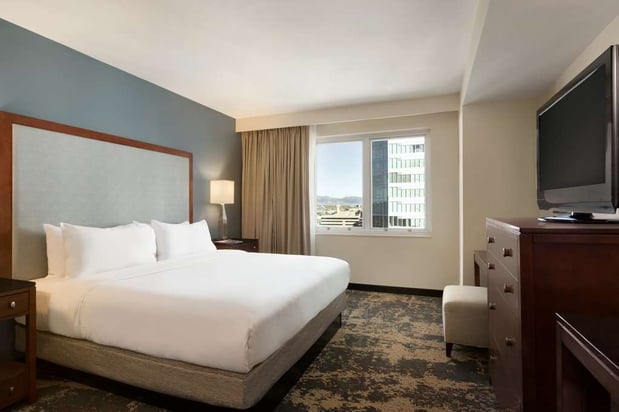 Images Embassy Suites by Hilton Denver Downtown Convention Center