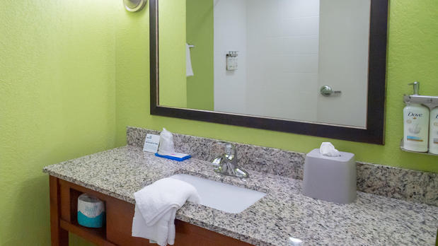 Images Holiday Inn Express Hickory-Hickory Mart by IHG